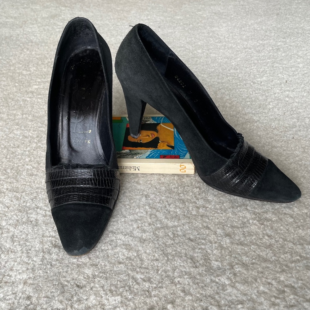 VINTAGE YSL Paris - Yves Saint Laurent Black Suede Pumps - Size 8